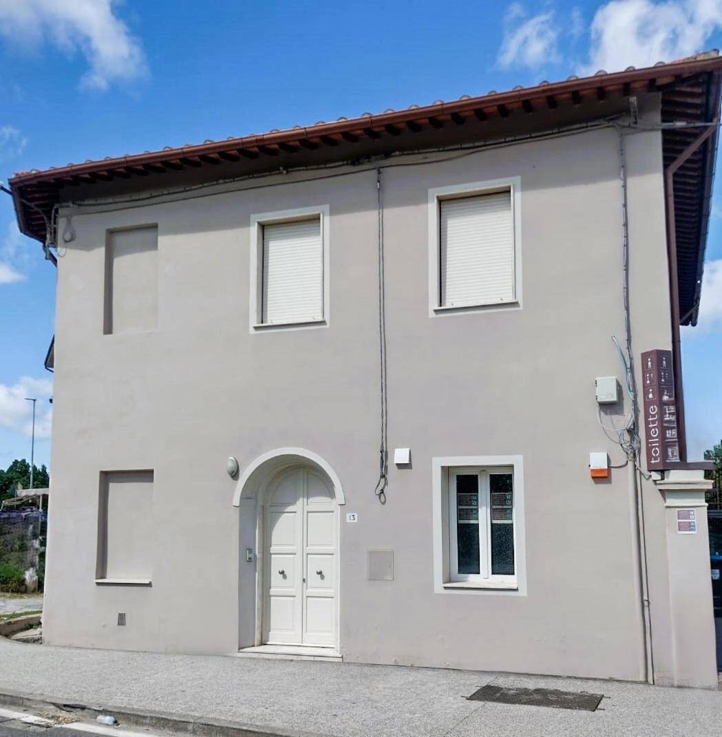 A Due Passi Dai Miracoli Villa Pisa Exterior photo